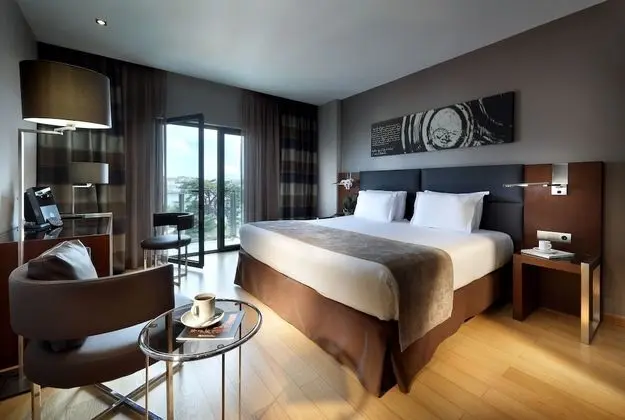 Tek Büyük veya İki Ayrı Yataklı Oda (with Extra Bed)