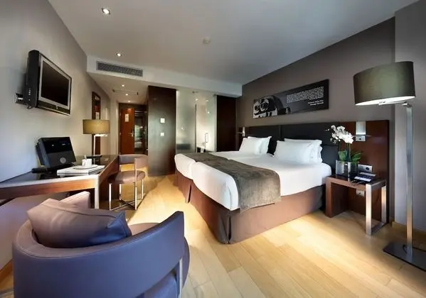 Tek Büyük veya İki Ayrı Yataklı Oda (with Extra Bed)