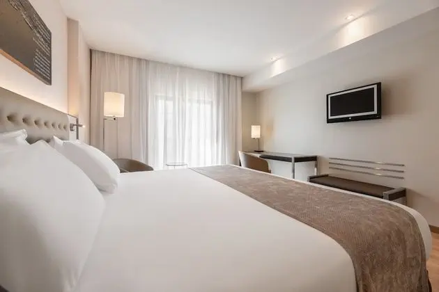 Tek Büyük veya İki Ayrı Yataklı Oda (with Extra Bed)