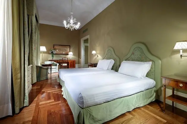 Deluxe Tek Büyük Yataklı Oda, Deniz Manzaralı