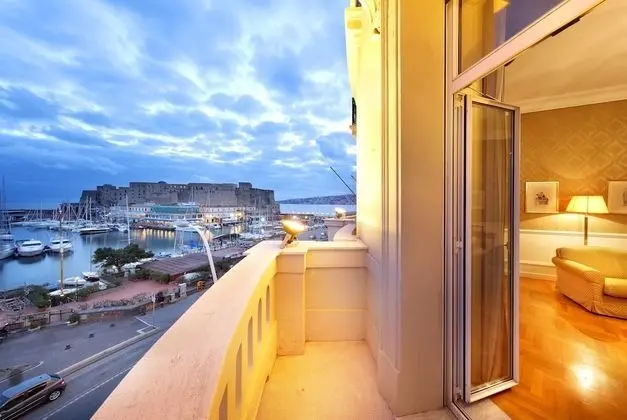 Deluxe Tek Büyük Yataklı Oda, Deniz Manzaralı