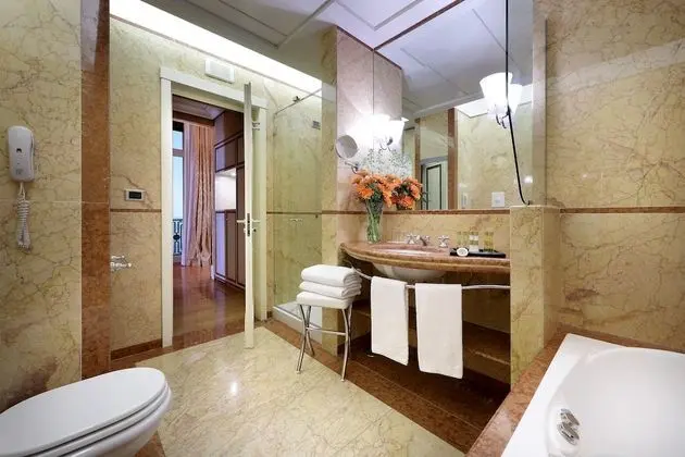Deluxe Tek Büyük Yataklı Oda, Deniz Manzaralı