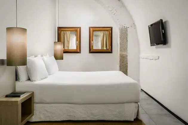 Junior Suit Capacity 1