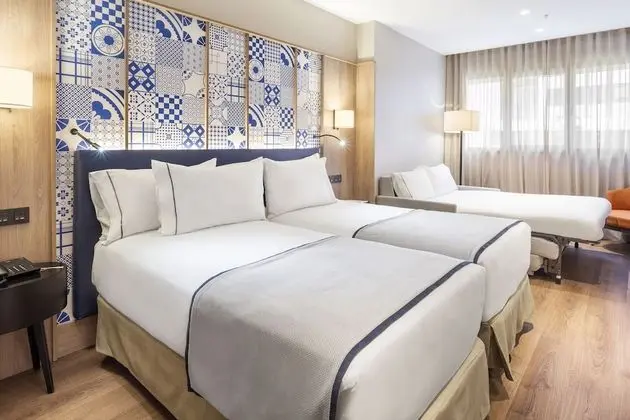 Tek Büyük veya İki Ayrı Yataklı Oda (with Sofa Bed)