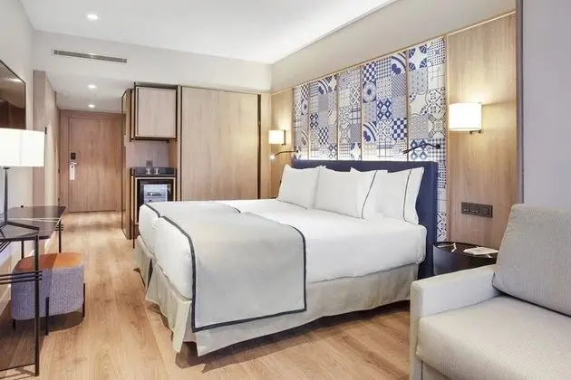 Tek Büyük veya İki Ayrı Yataklı Oda (with Sofa Bed)