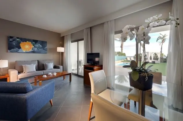 Villa (4 Adults)