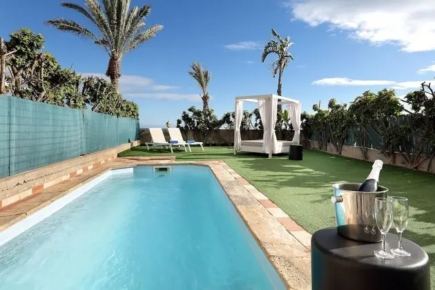 Villa (4 Adults 2 Children)