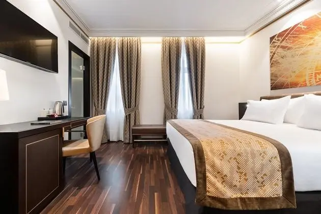 Tek Büyük veya İki Ayrı Yataklı Oda