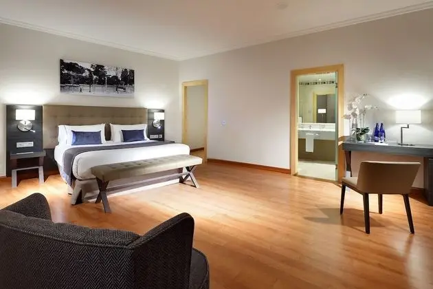 Üç Kişilik Oda (Niño, Sofá cama)