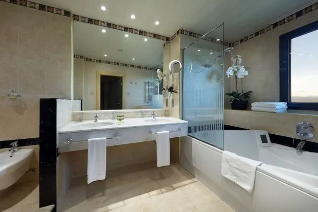 Üç Kişilik Oda (Niño, Sofá cama)