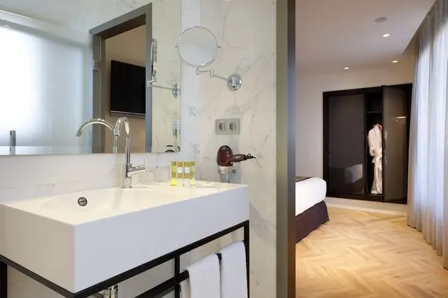 Tek Büyük veya İki Ayrı Yataklı Oda