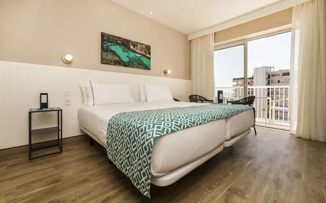 Üç Kişilik Oda, Balkon