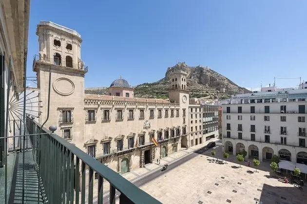 Tek Büyük Yataklı Oda, Teras, Şehir Manzaralı