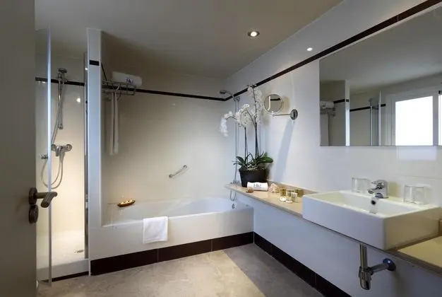 Suit Capacity 4 Two Bedrooms