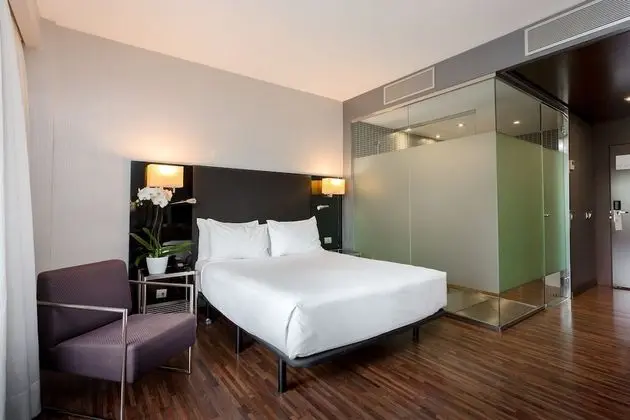 Büyük Yataklı Tek Kişilik Oda