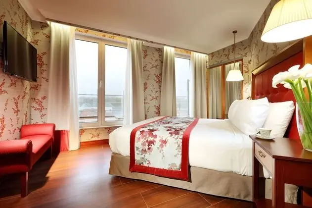 Deluxe Üç Kişilik Oda