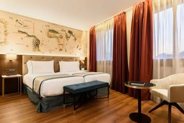 Deluxe Büyük Yataklı Tek Kişilik Oda