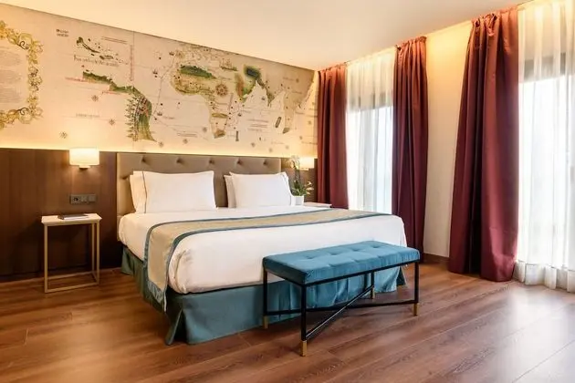 Deluxe Büyük Yataklı Tek Kişilik Oda