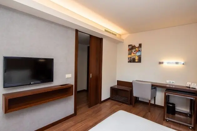 Tek Büyük Yataklı Oda, Balkon