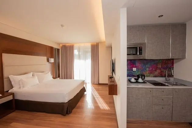 Tek Büyük Yataklı Oda, Balkon