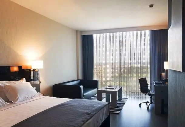 Büyük Yataklı Tek Kişilik Oda