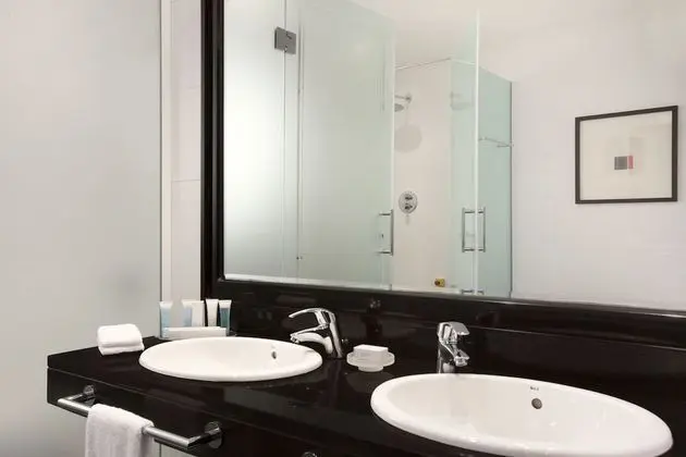 Tek Büyük Yataklı Oda (2 Adults + 1 child)