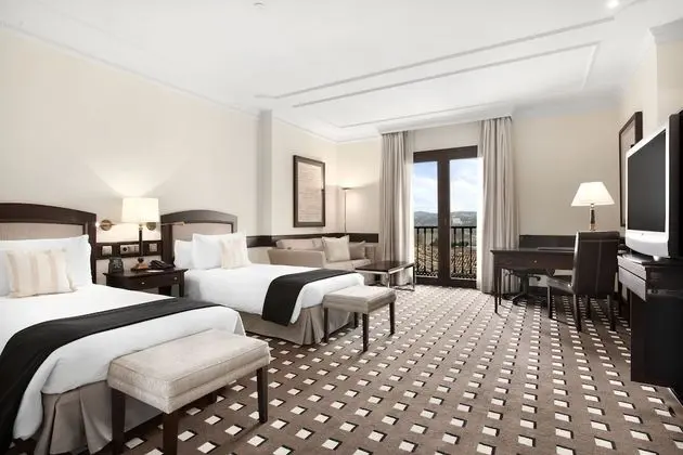 Tek Büyük Yataklı Oda (2 Adults + 1 child)