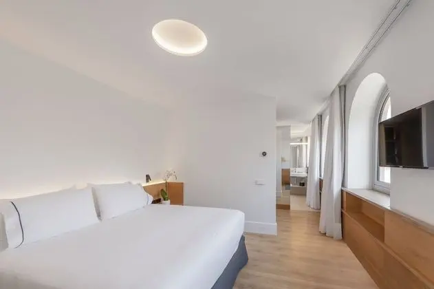 Deluxe Büyük Yataklı Tek Kişilik Oda