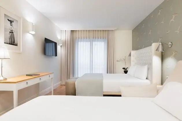 Superior Tek Büyük Yataklı Oda (Sofa Bed)