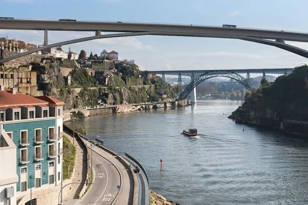 Tek Büyük Yataklı Oda, Nehir Manzaralı