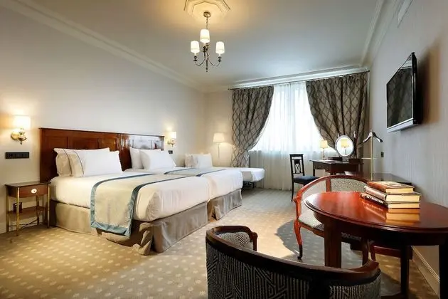 Deluxe Üç Kişilik Oda