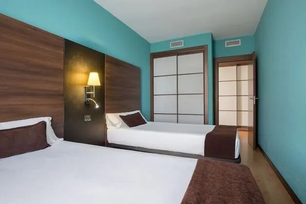 Junior Süit, 1 En Büyük (King) Boy Yatak ve Çekyat