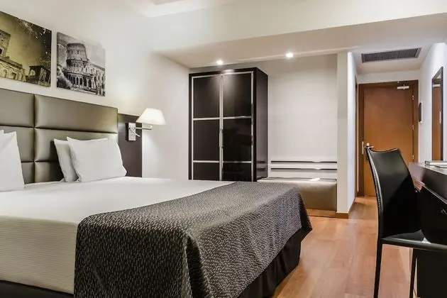 Tek Büyük veya İki Ayrı Yataklı Oda