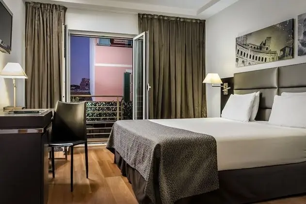 Tek Büyük veya İki Ayrı Yataklı Oda, Teras