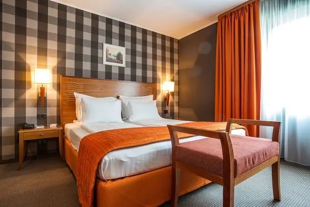 Standard Tek Büyük Yataklı Oda