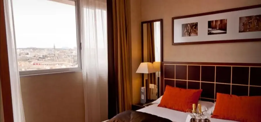 Tek Büyük Yataklı Oda