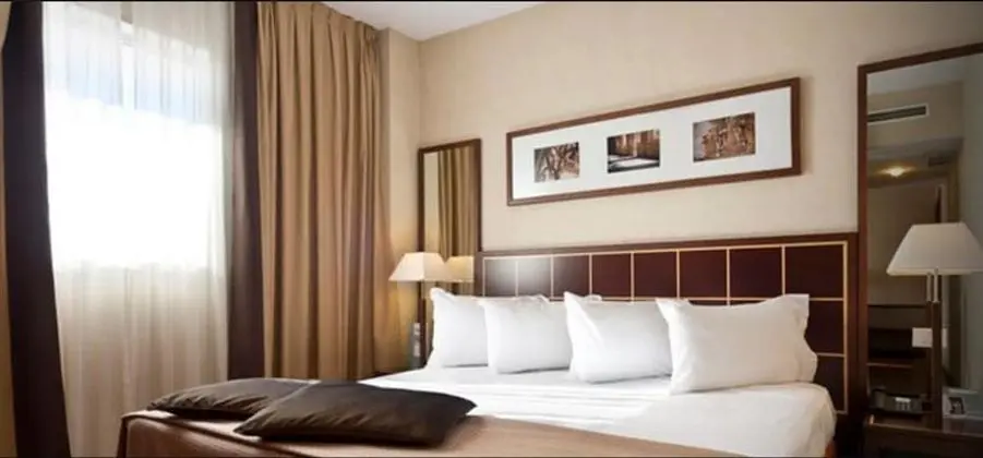 Tek Büyük Yataklı Oda