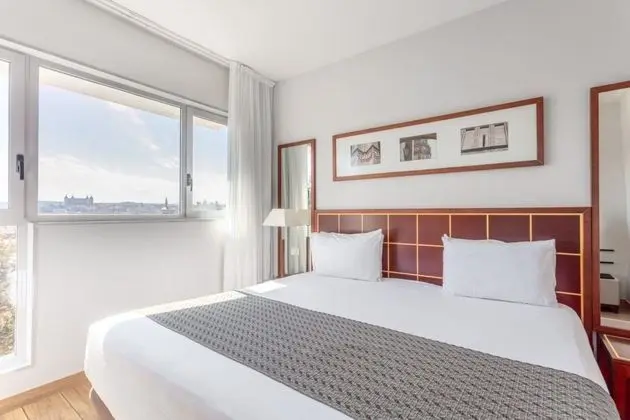 Tek Büyük Yataklı Oda, Şehir Manzaralı