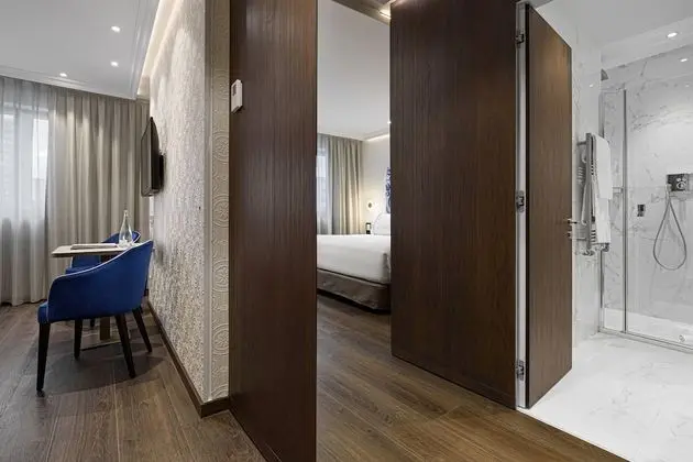 Deluxe Tek Büyük Yataklı Oda, Nehir Manzaralı
