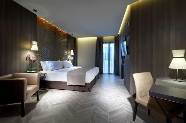 Tek Büyük Yataklı Oda