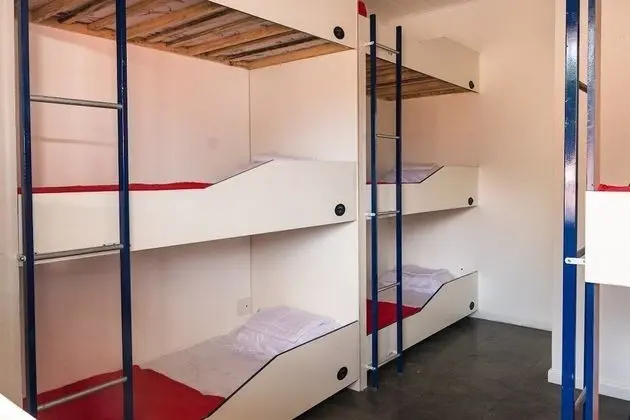 Ortak Ranzalı Oda, Sadece kadınlar için (Grécia)