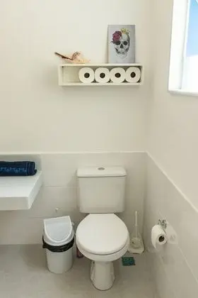 Ortak Ranzalı Oda, Sadece kadınlar için (Grécia)