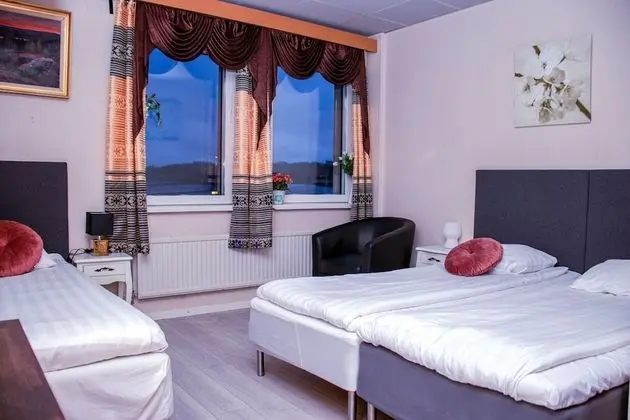 Üç Kişilik Oda