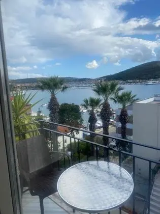 Balkonlu Superior Oda, Deniz ve Dağ Manzaralı, Balkonlu