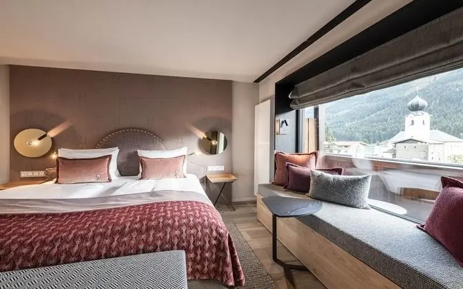 Deluxe Tek Büyük Yataklı Oda, Balkon