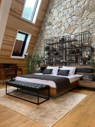 Dağ Evi, Havuz Manzaralı