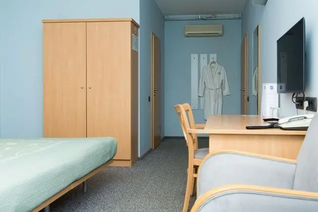 Business Tek Büyük Yataklı Oda