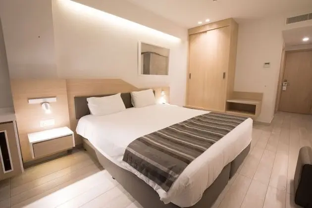 Tek Büyük veya İki Ayrı Yataklı Oda (Inland View)