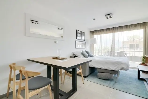 Standard Stüdyo, Birden Çok Yatak, Sigara İçilmez