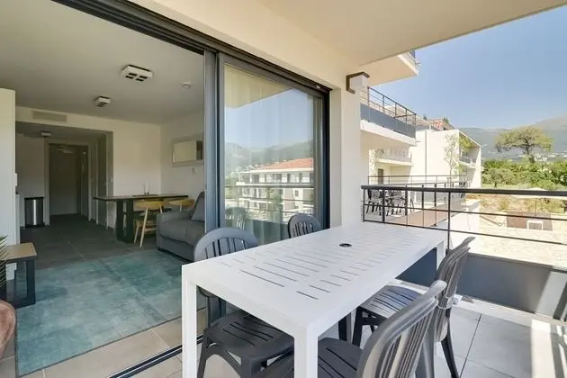 Standard Stüdyo, Birden Çok Yatak, Sigara İçilmez